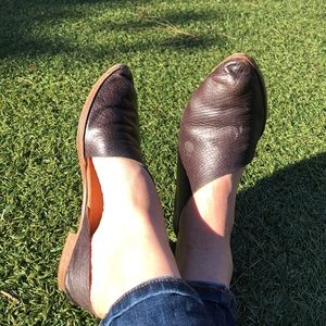 Sevilla Smith Sandy in Raisin